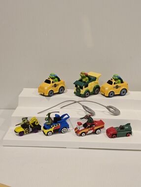Teenage Mutant Ninja Turtles TMNT Rad Rip Racers and Drag Car Set